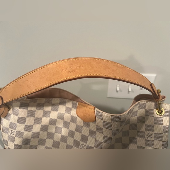 ⭐️ Authentic Louis Vuitton Graceful MM ⭐️ - Picture 4 of 10